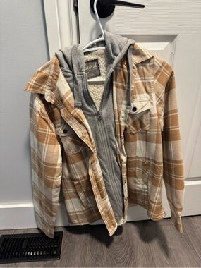 Natural Reflections Women's Tan Plaid Sherpa-Lined Jacket
